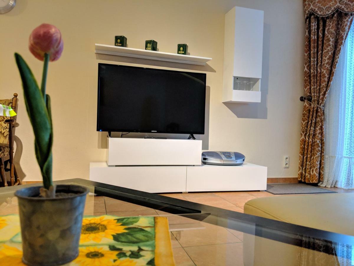 Ferienwohnung Mit Terrasse Гримма Экстерьер фото